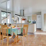 Philip - 2km From The Sea By Interhome Nyaraló