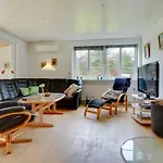 Philip - 2km From The Sea By Interhome Nyaraló